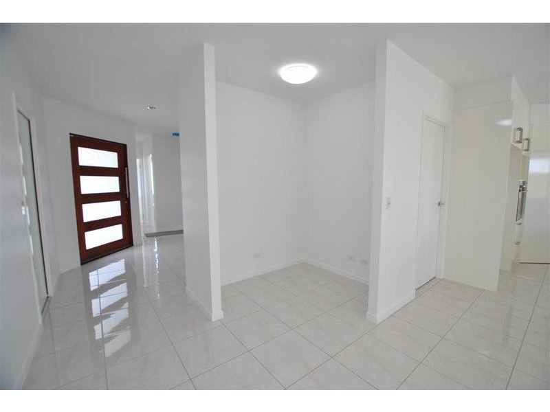 1/ 11 Carnell Street, Pelican Waters QLD 4551