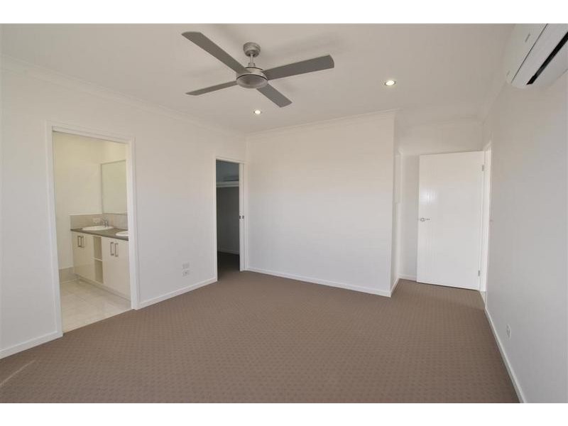 1/ 11 Carnell Street, Pelican Waters QLD 4551