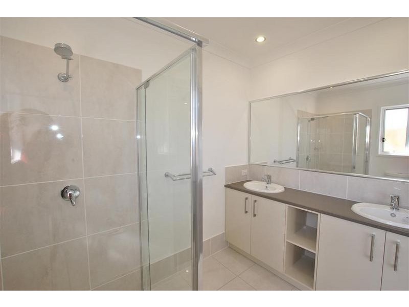 1/ 11 Carnell Street, Pelican Waters QLD 4551