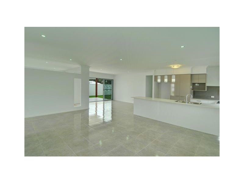 8 Carnell Street, Pelican Waters QLD 4551