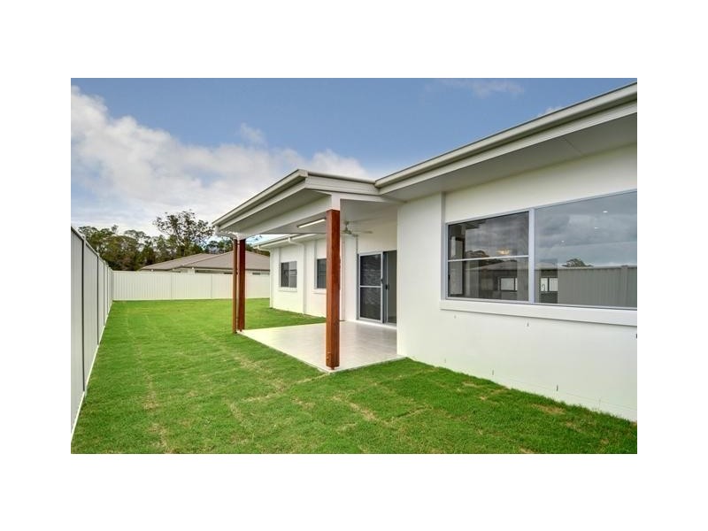 8 Carnell Street, Pelican Waters QLD 4551