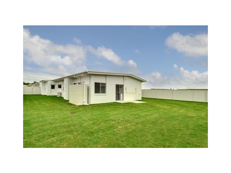 8 Carnell Street, Pelican Waters QLD 4551