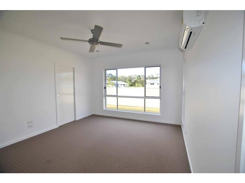 2/ 11 Carnell Street, Pelican Waters QLD 4551