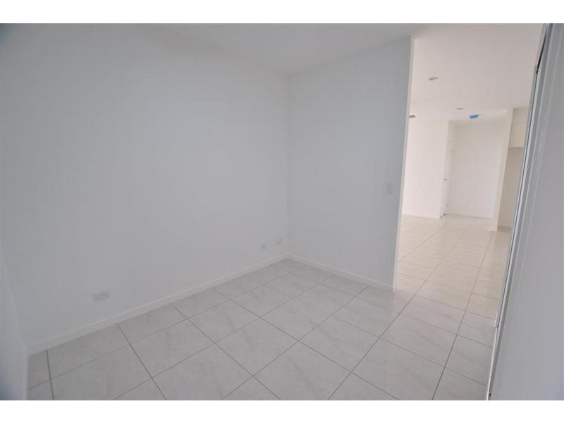 2/ 11 Carnell Street, Pelican Waters QLD 4551