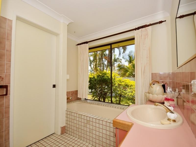 33 Casuarina Drive, Little Mountain QLD 4551