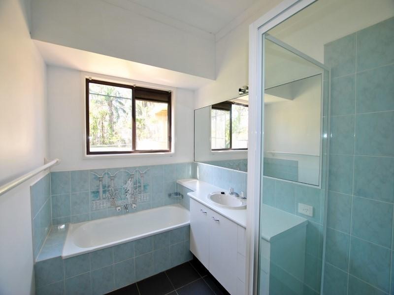 16 Casuarina Drive, Little Mountain QLD 4551