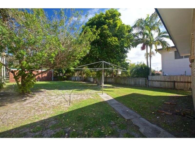 16 Churchill Street, Golden Beach QLD 4551