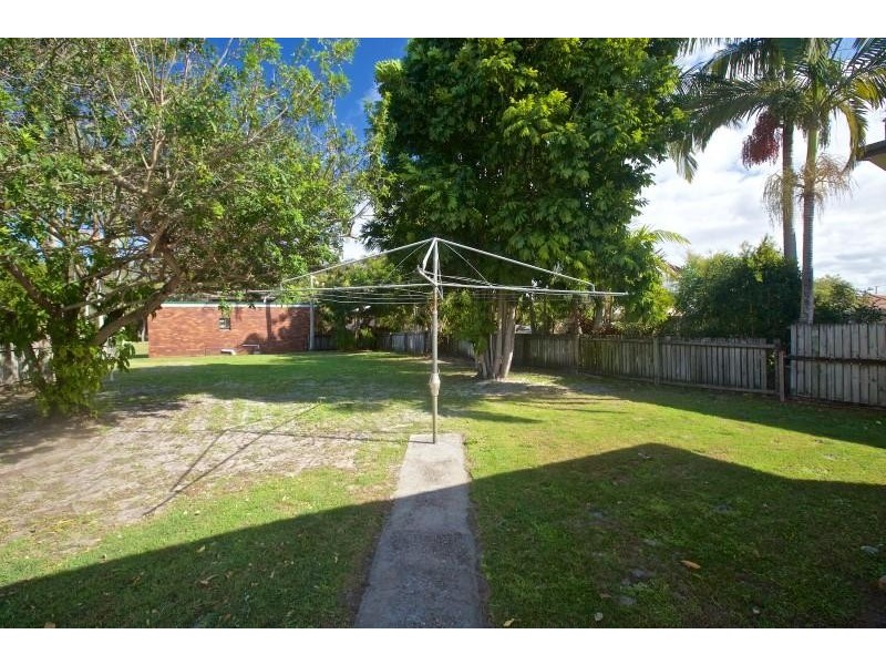 16 Churchill Street, Golden Beach QLD 4551