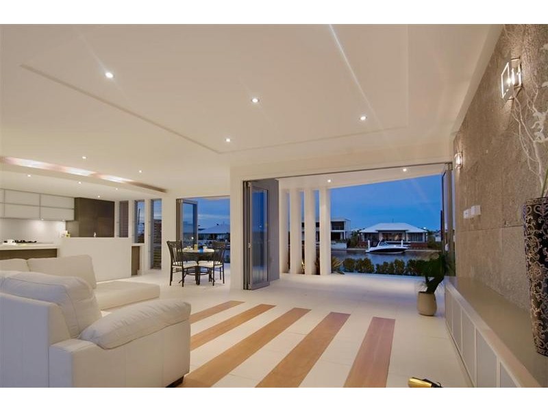 6 Columba Place, Pelican Waters QLD 4551