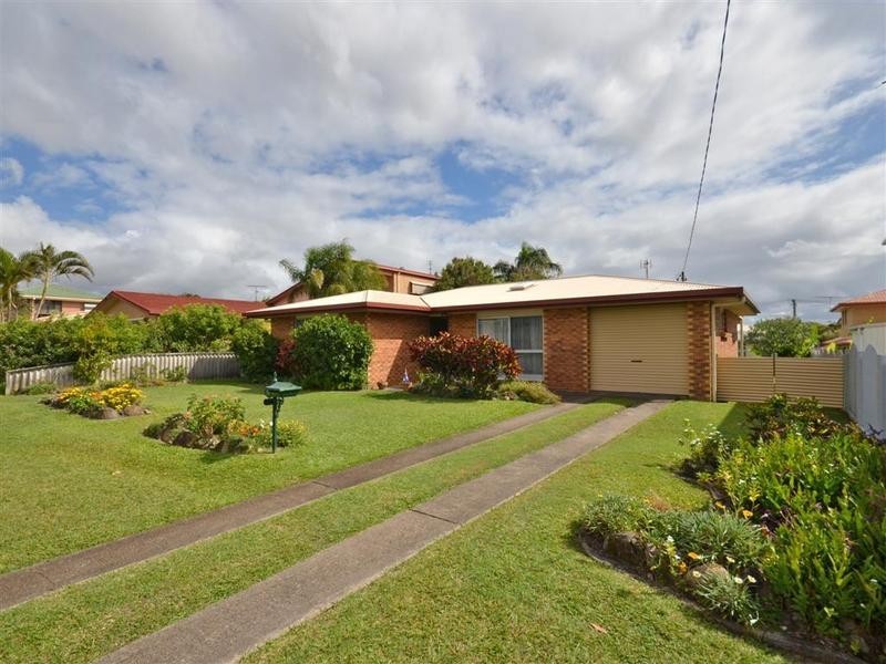 18 Coonowrin Street, Battery Hill QLD 4551