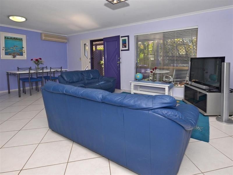 2/ 121 Landsborough Parade, Golden Beach QLD 4551