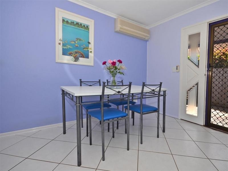 2/ 121 Landsborough Parade, Golden Beach QLD 4551