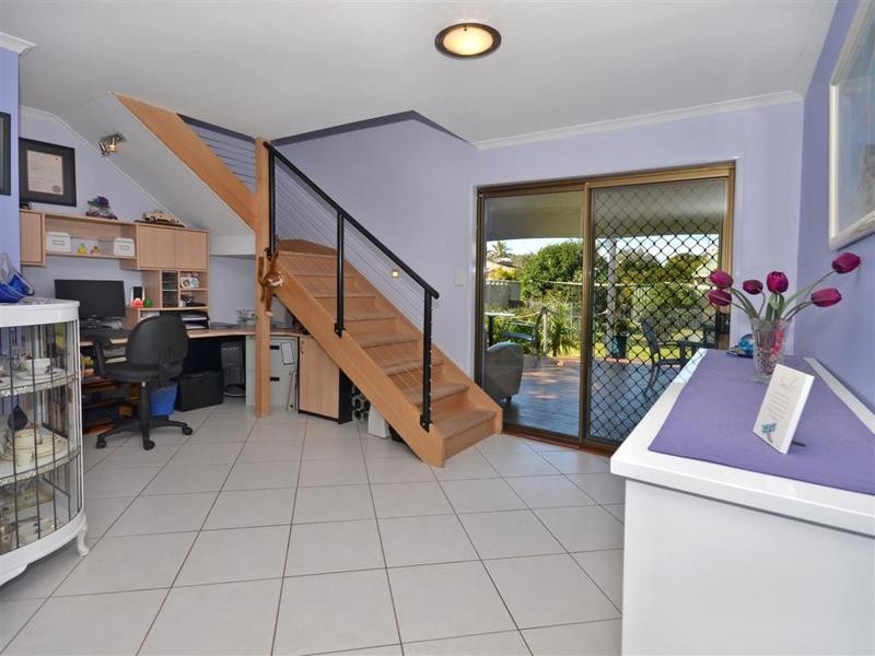 2/ 121 Landsborough Parade, Golden Beach QLD 4551
