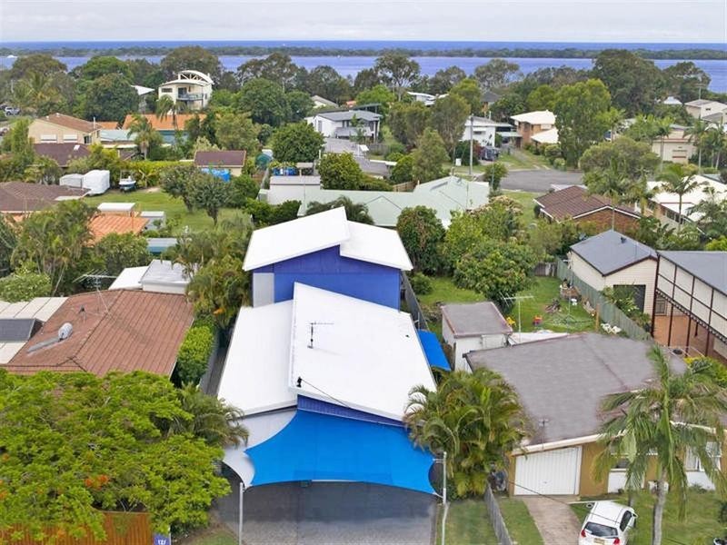 2/ 121 Landsborough Parade, Golden Beach QLD 4551