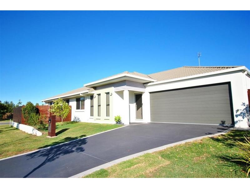 2/ 9 Liekefett Way, Little Mountain QLD 4551