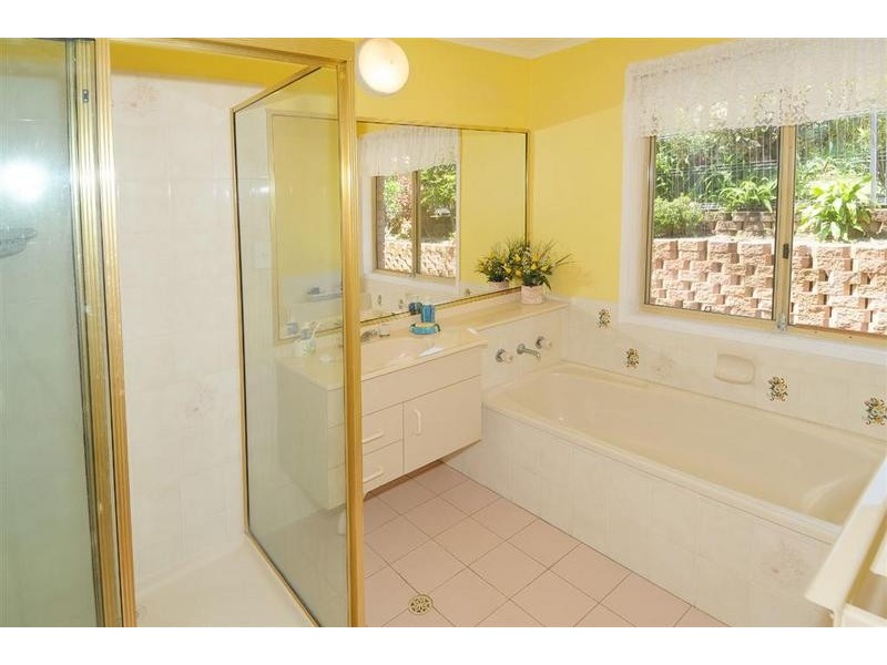 12 Cromwell Street, Battery Hill QLD 4551