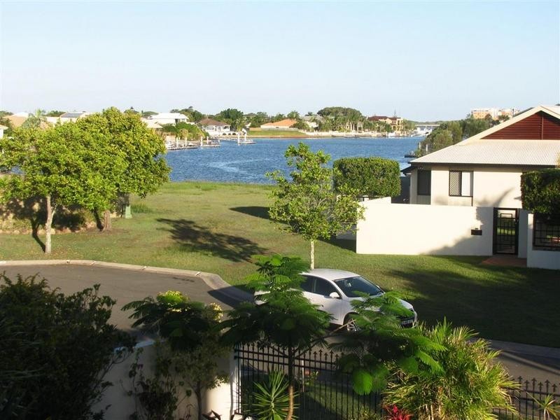 3 Delisser Place, Pelican Waters QLD 4551