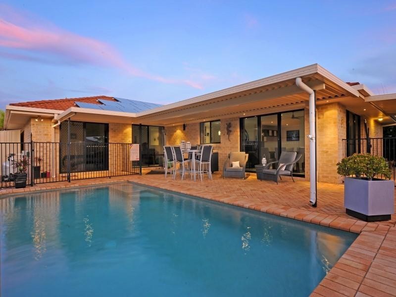 17 Eastern Rise, Little Mountain QLD 4551