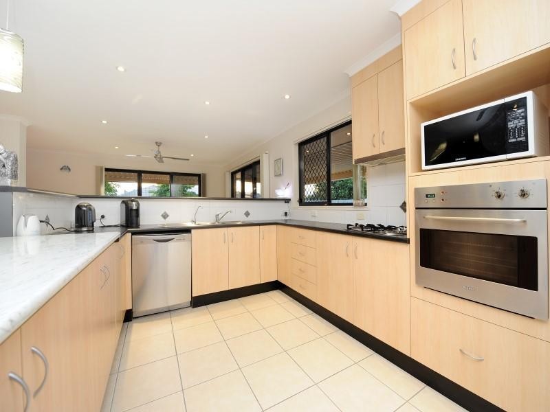 17 Eastern Rise, Little Mountain QLD 4551