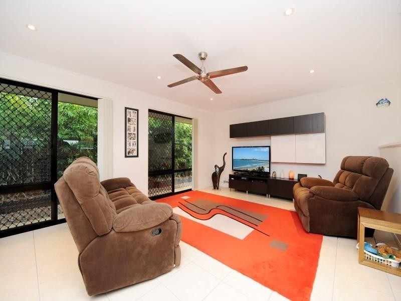 17 Eastern Rise, Little Mountain QLD 4551
