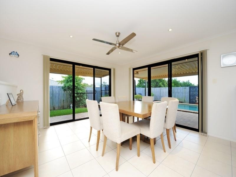 17 Eastern Rise, Little Mountain QLD 4551