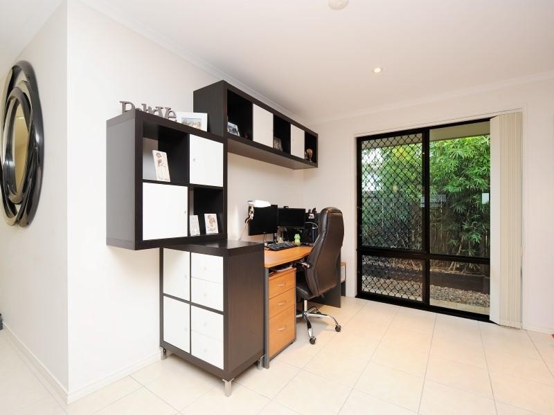17 Eastern Rise, Little Mountain QLD 4551