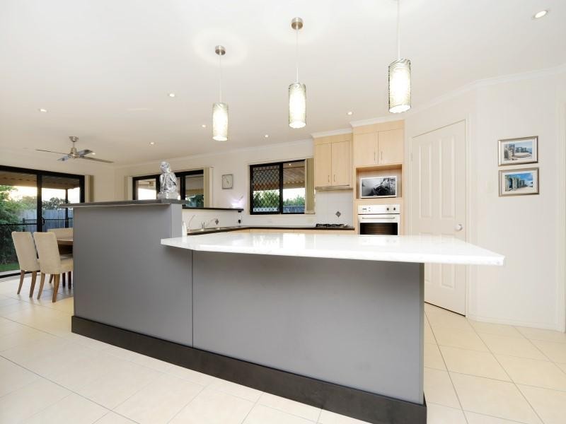 17 Eastern Rise, Little Mountain QLD 4551