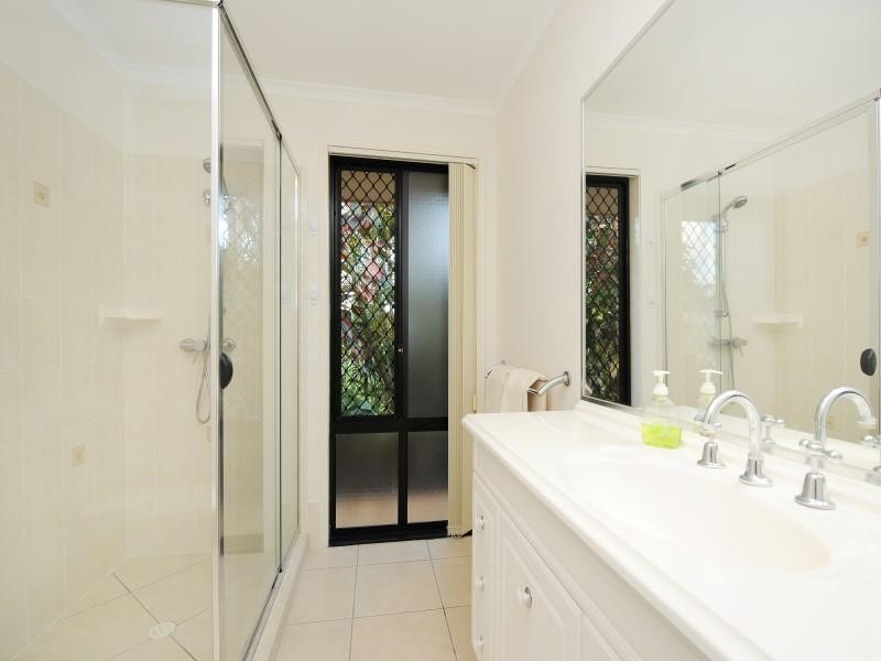 17 Eastern Rise, Little Mountain QLD 4551