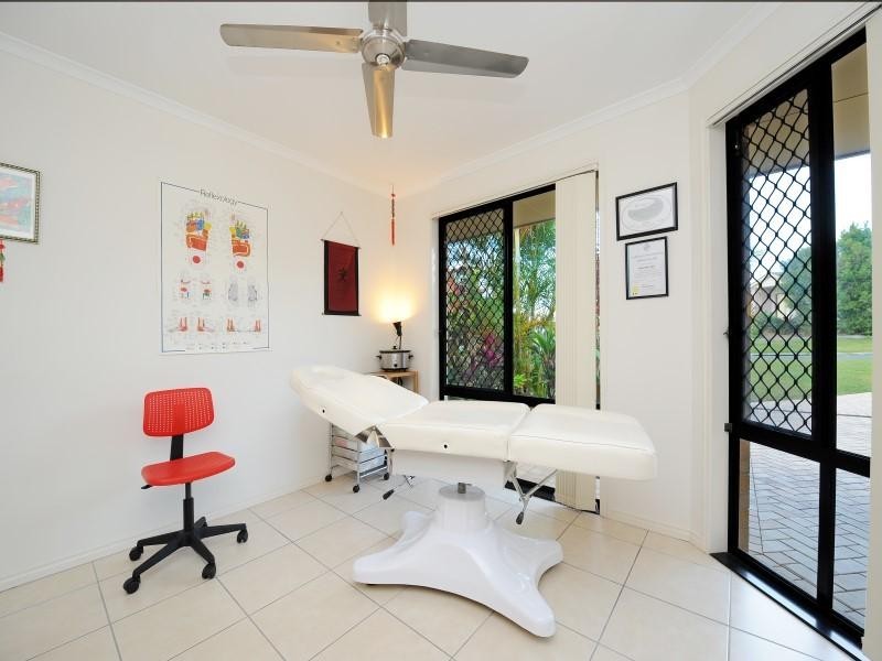 17 Eastern Rise, Little Mountain QLD 4551