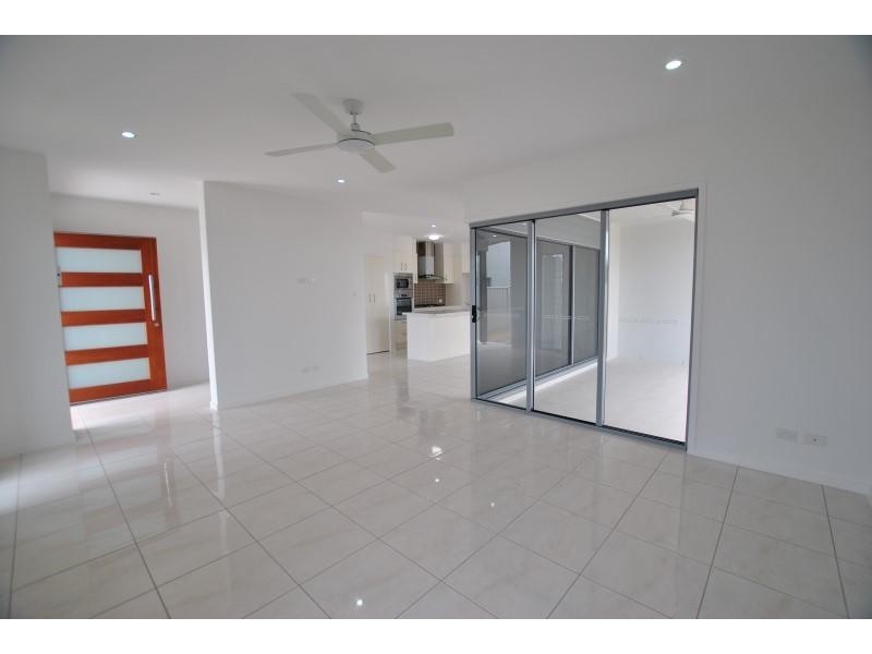 1/ 24 Echo Street, Pelican Waters QLD 4551