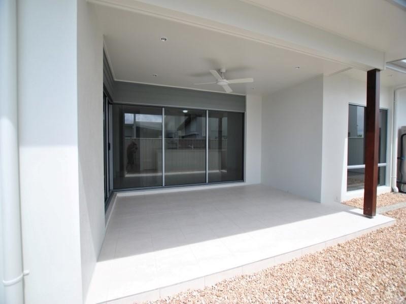1/ 24 Echo Street, Pelican Waters QLD 4551