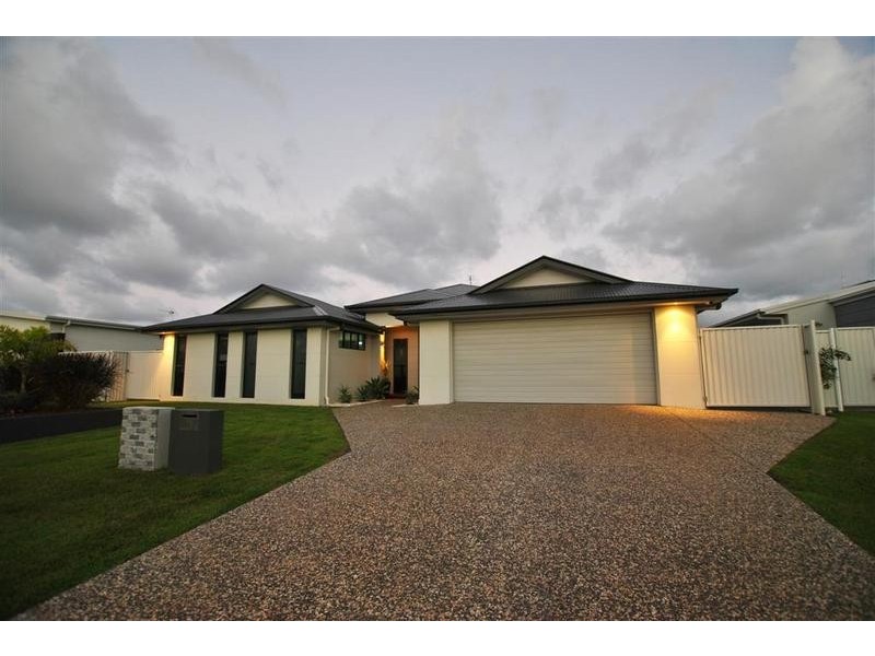 11 Echo Street, Pelican Waters QLD 4551
