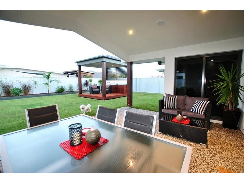 11 Echo Street, Pelican Waters QLD 4551