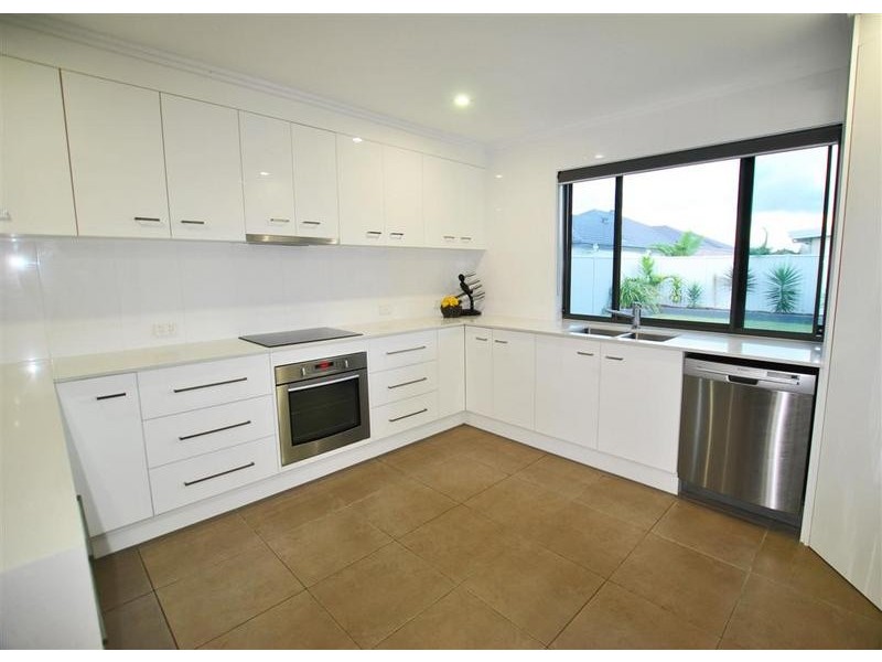 11 Echo Street, Pelican Waters QLD 4551