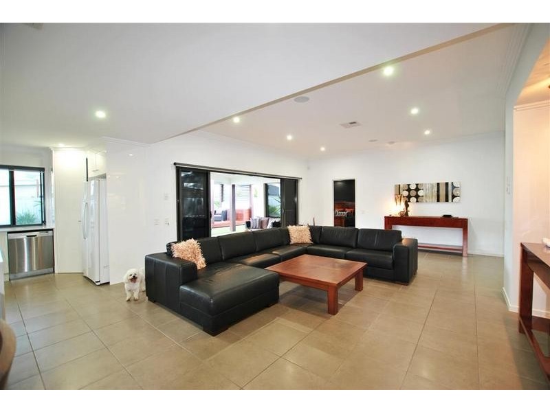 11 Echo Street, Pelican Waters QLD 4551
