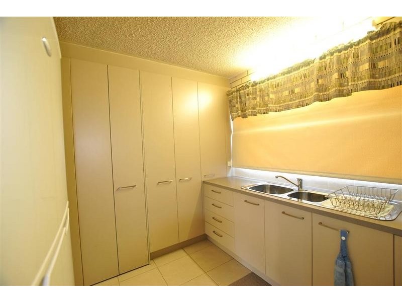 1/ 13 Moreton Parade, Kings Beach QLD 4551