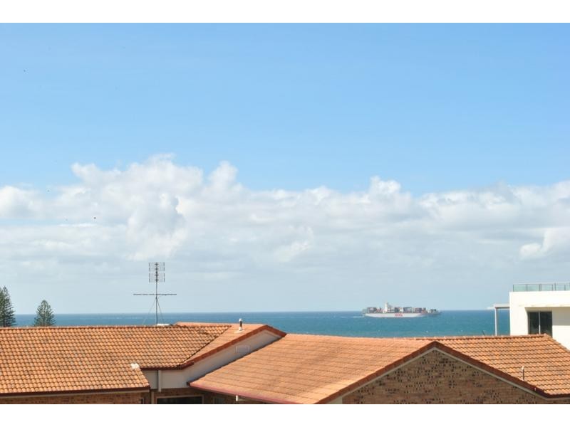 4/ 13 Moreton Parade, Kings Beach QLD 4551