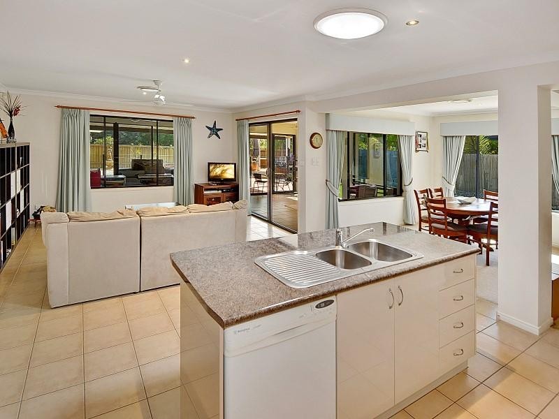3 Endeavour Crescent, Pelican Waters QLD 4551