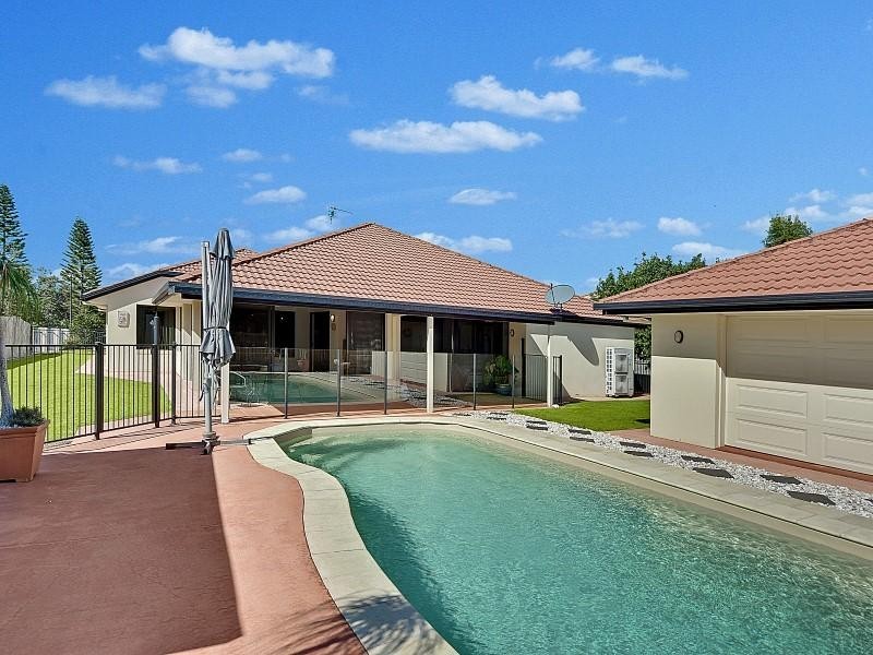 3 Endeavour Crescent, Pelican Waters QLD 4551