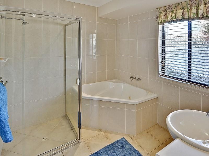 3 Endeavour Crescent, Pelican Waters QLD 4551