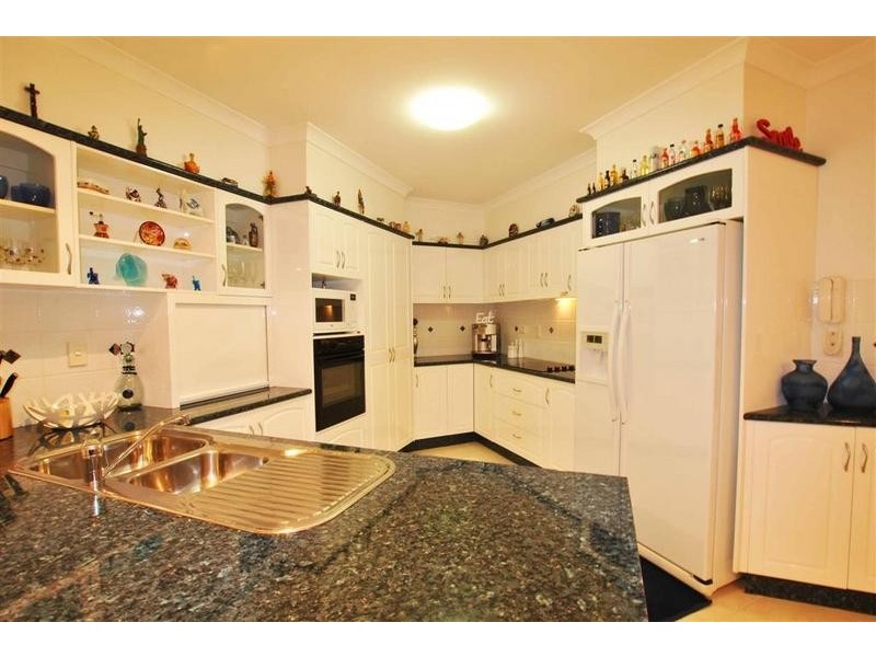 18 Endeavour Crescent, Pelican Waters QLD 4551