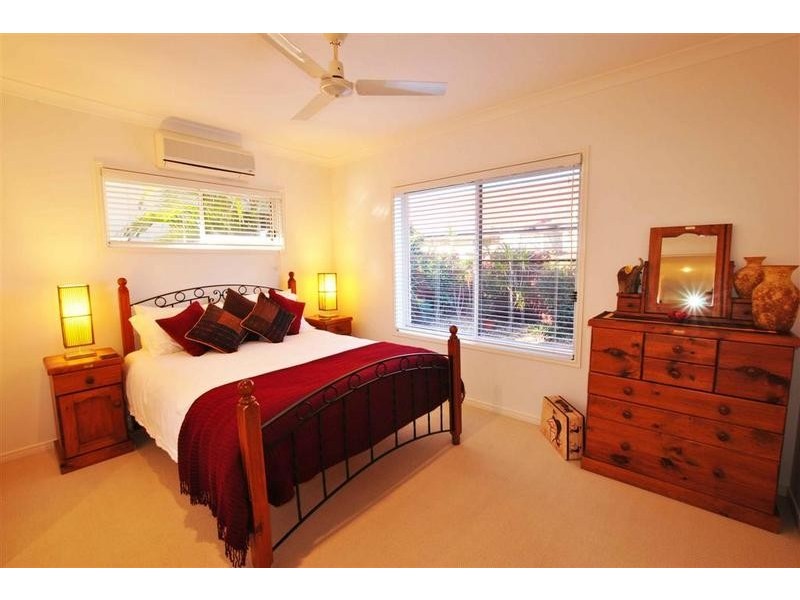 18 Endeavour Crescent, Pelican Waters QLD 4551