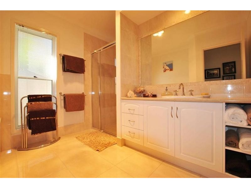 18 Endeavour Crescent, Pelican Waters QLD 4551