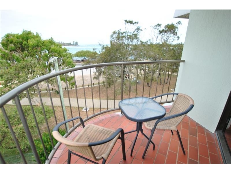 6/ 15 Landsborough Parade, Golden Beach QLD 4551