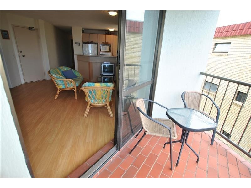 6/ 15 Landsborough Parade, Golden Beach QLD 4551