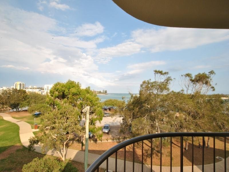 6/ 15 Landsborough Parade, Golden Beach QLD 4551