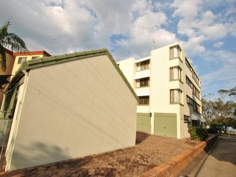 6/ 15 Landsborough Parade, Golden Beach QLD 4551