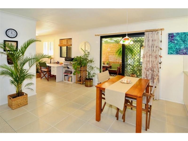 64 Enfield Crescent, Battery Hill QLD 4551