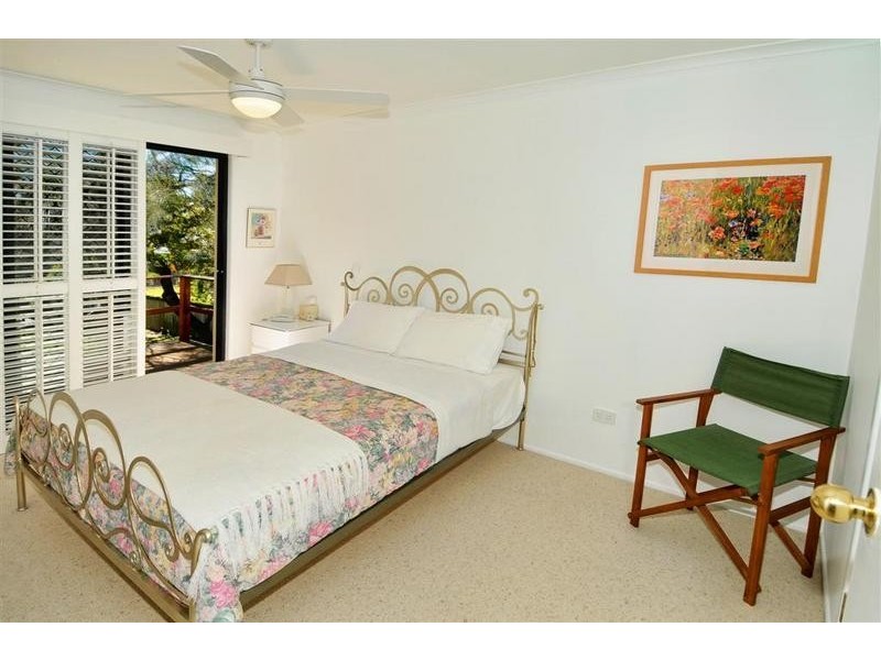 64 Enfield Crescent, Battery Hill QLD 4551