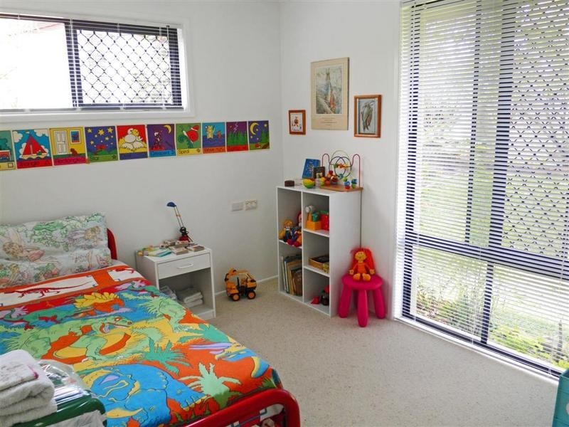 64 Enfield Crescent, Battery Hill QLD 4551